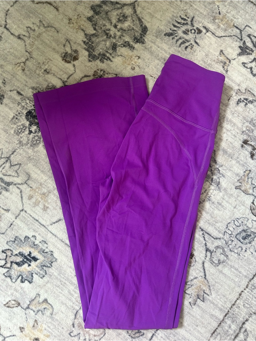 Lululemon Groove Leggings
Moonlit Magenta Size 4 - Picture 5 of 7